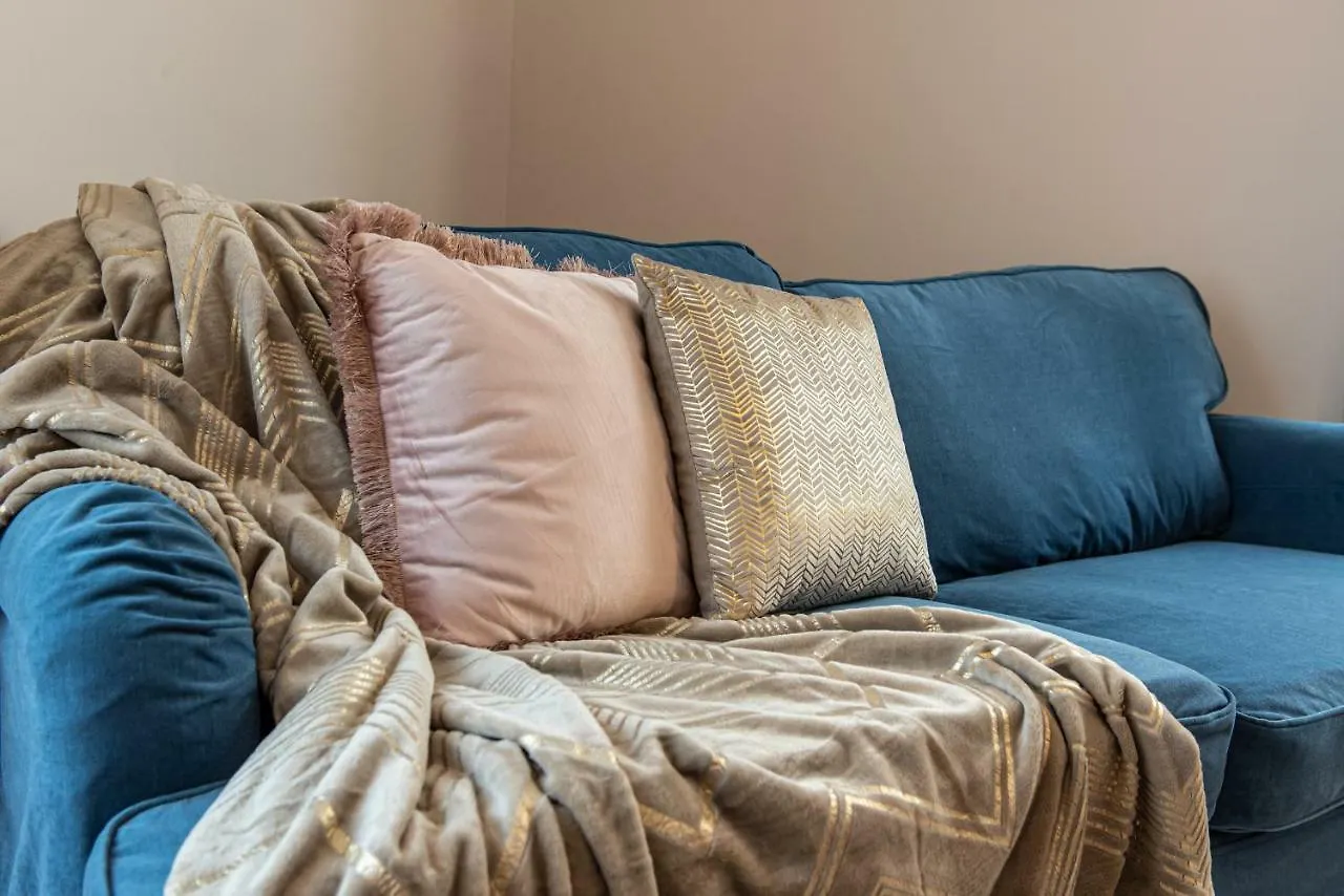 شقة Joivy Sophisticated 3-Bed Flat With Desk ميلان إيطاليا