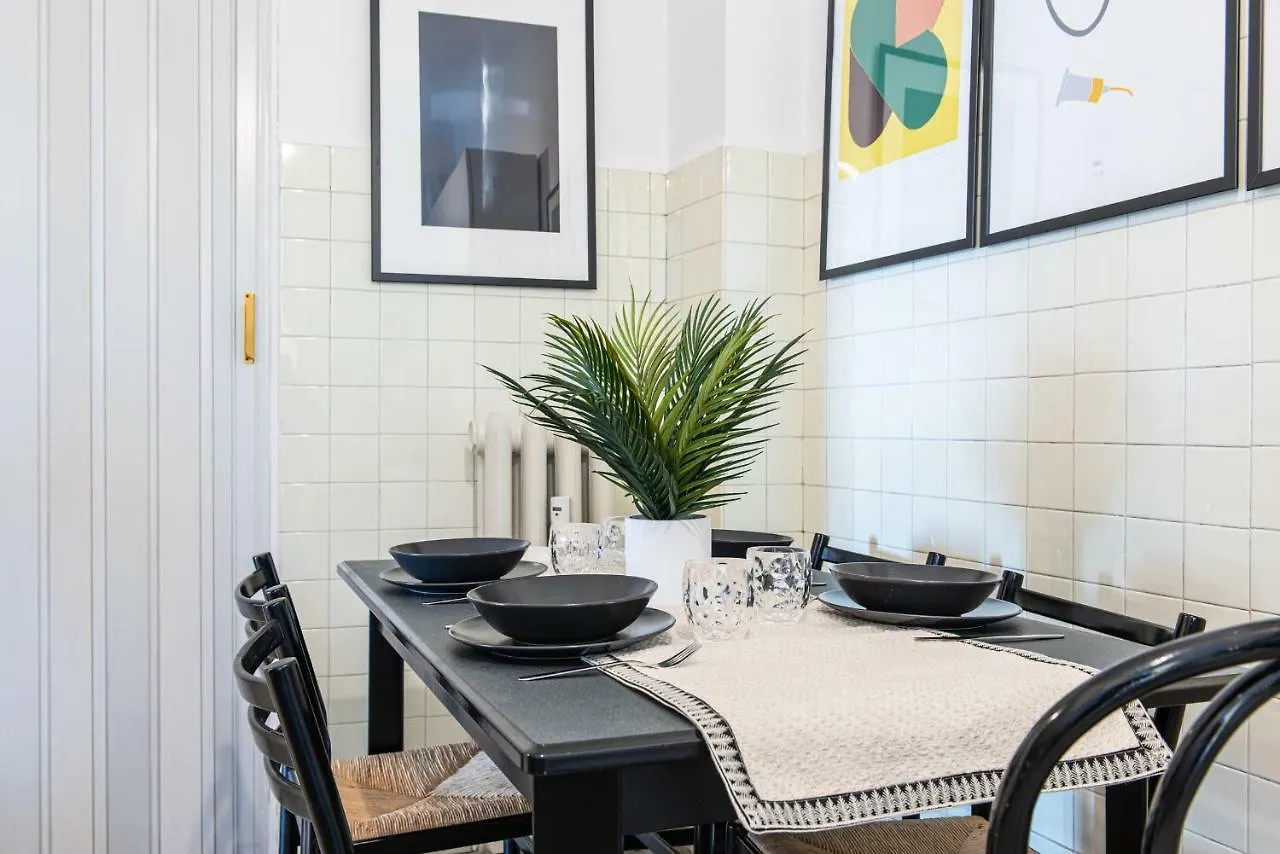 Appartement Joivy Sophisticated 3-Bed Flat With Desk à Milan Italie