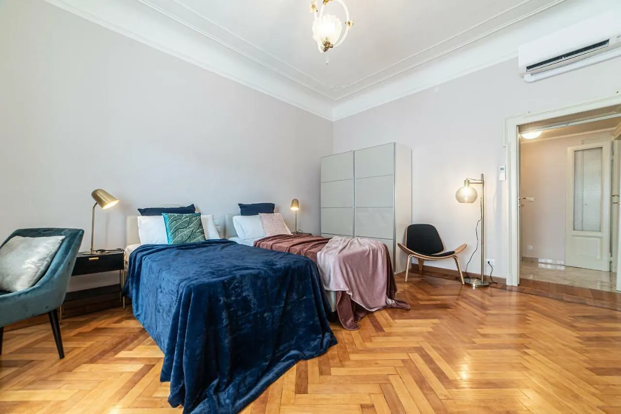 Appartement Joivy Sophisticated 3-Bed Flat With Desk à Milan Italie